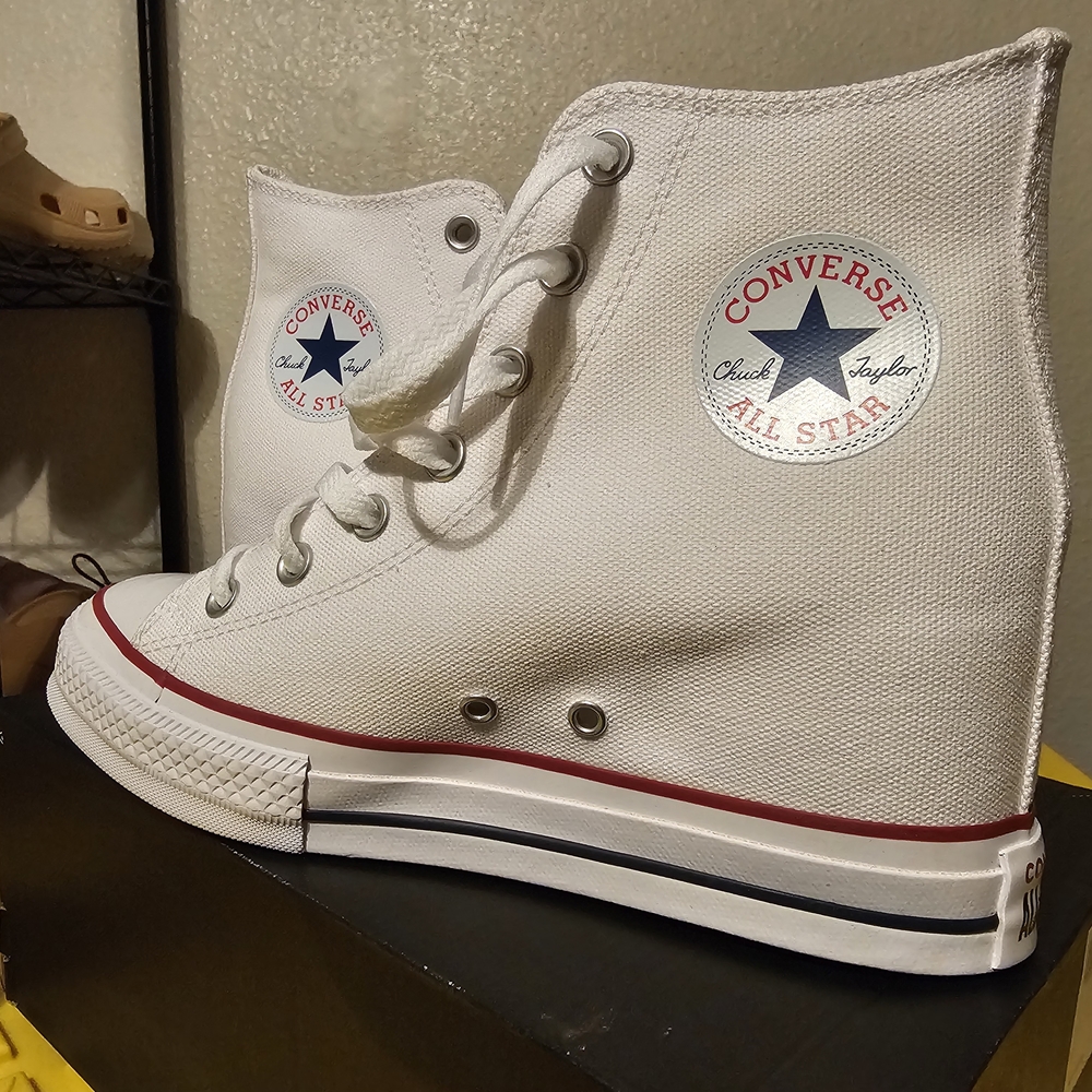 🚀 ELEVATE Your Style! White Converse Chuck Taylor All Star Wedge Sneaker!🤍 - Picture 3 of 9